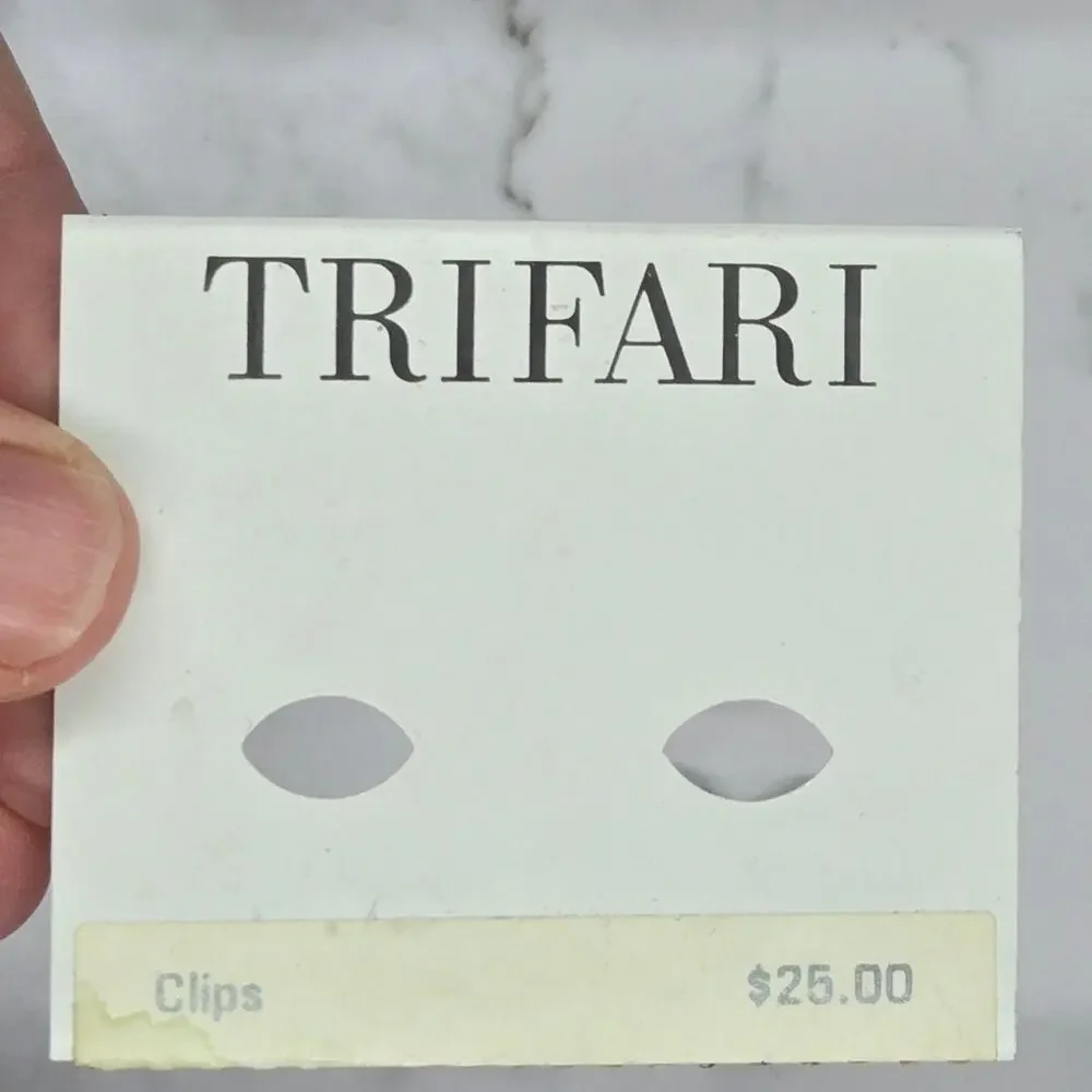 NWT Trifari Black & Clear Gem Circle Clip-On Earrings - Picture 5 of 10